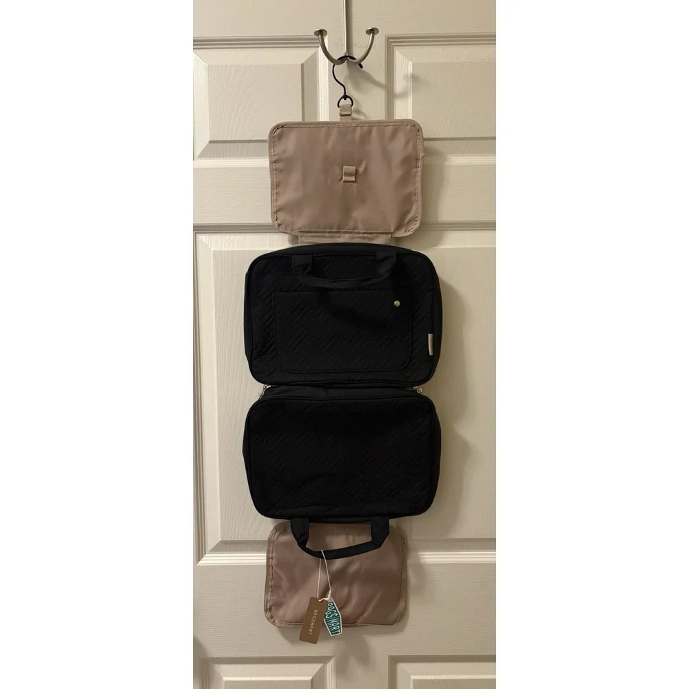 BAGSMART Large Toiletry Bag Travel Bag with Hanging Hook, Water-resistant Makeup
